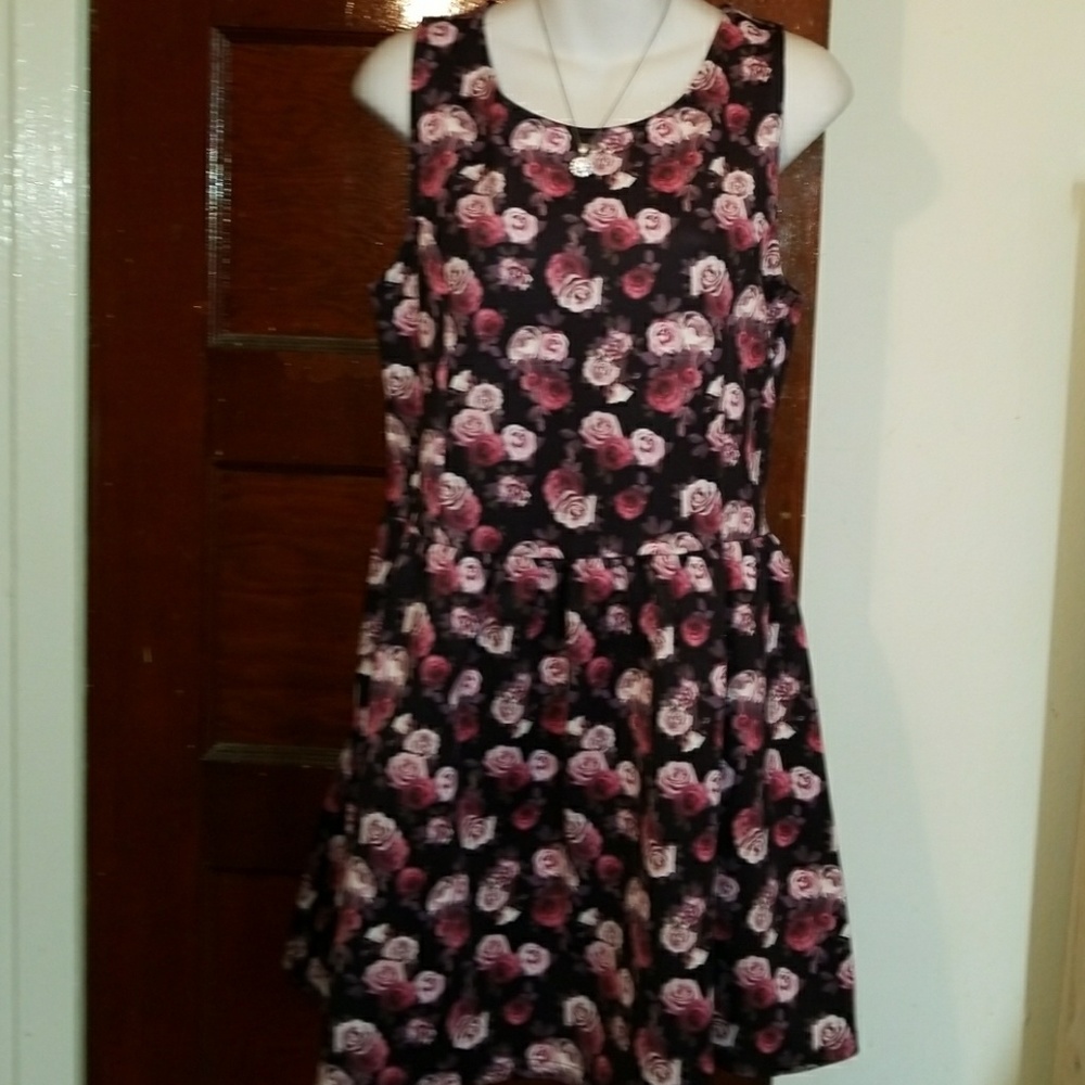 Nice flower summer dress - Picture 3 of 7